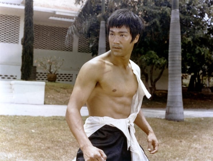  Bruce Lee’s Insane Bodybuilding Workout From the 1960’s Has the Internet Going Crazy