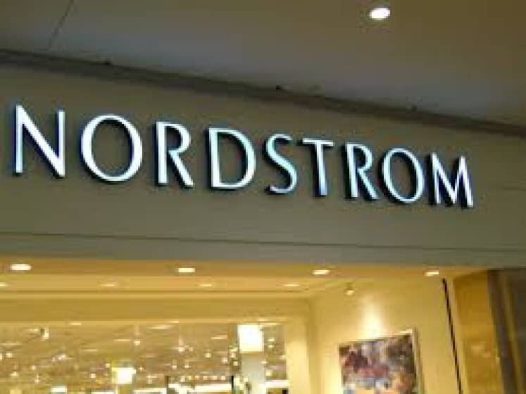  Nordstrom (JWN) Pre-Earnings Assessment: Is This a Fashion Stock to Watch?
