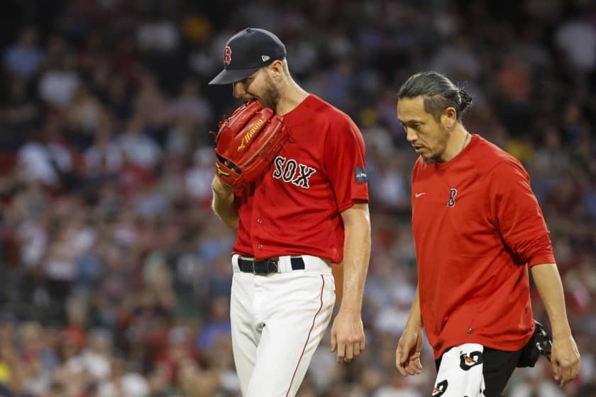  Chris Sale leaves Red Sox start with shoulder issue, scheduled for MRI