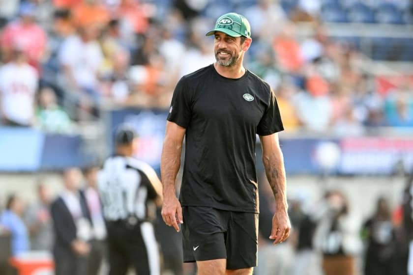  Aaron Rodgers Leads the Jets Through 5 Episodes of HBO’s Hard Knocks