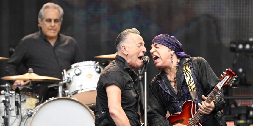 : Bruce Springsteen postpones September tour dates, citing illness