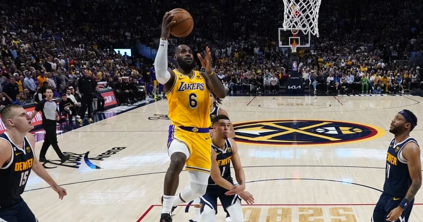 Lakers’ Austin Reaves Backs LeBron amid 3-Point Issues: ‘Let Him Shoot All He Wants’