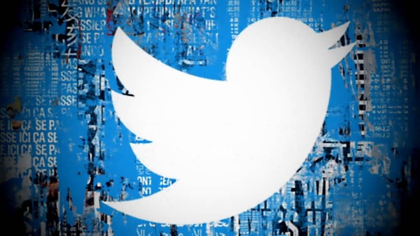 A Twitter bug is reviving deleted tweets and retweets