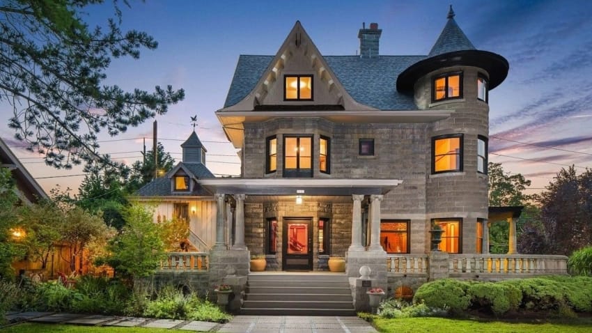  Spectacular Oregon Victorian Featured on DIY Network Is Listed for $1.1M