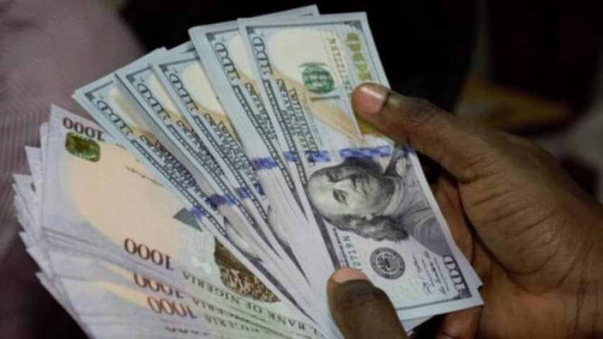 Naira plummets further to Dollar at Exporters’ window