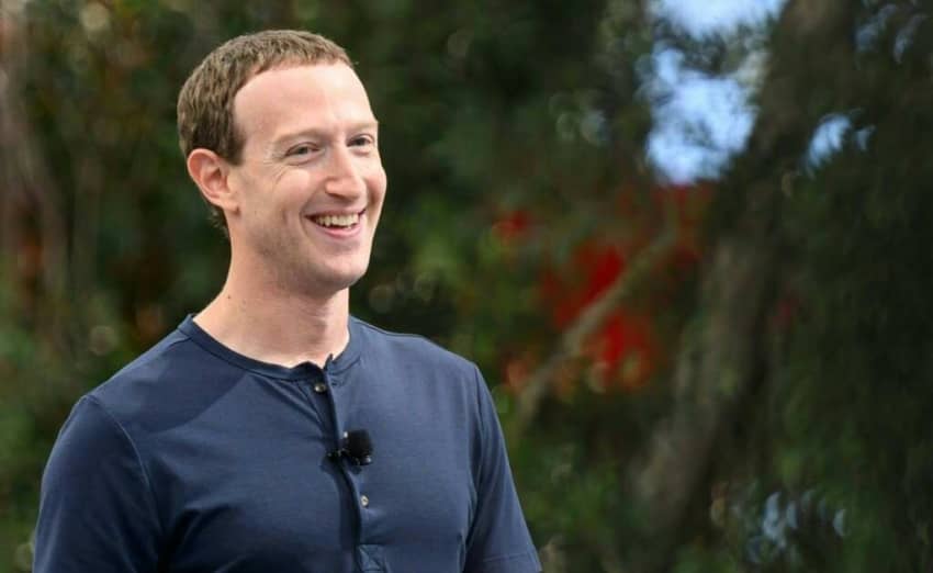  Swords, headsets and Indian wedding for Zuckerberg’s Asia tour
